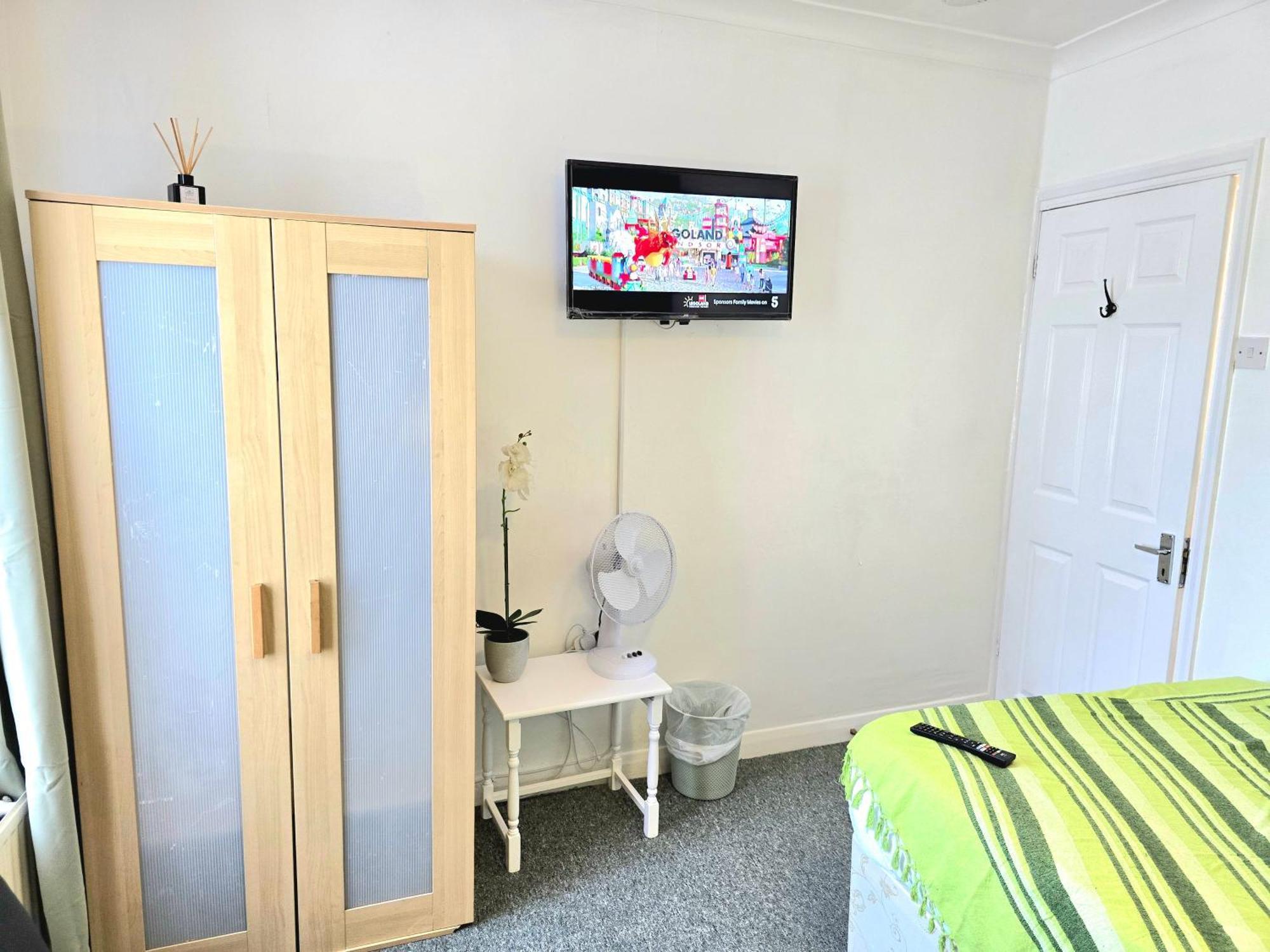 Gillings Villa -Perfect For Long & Short Stays Джилингам Екстериор снимка